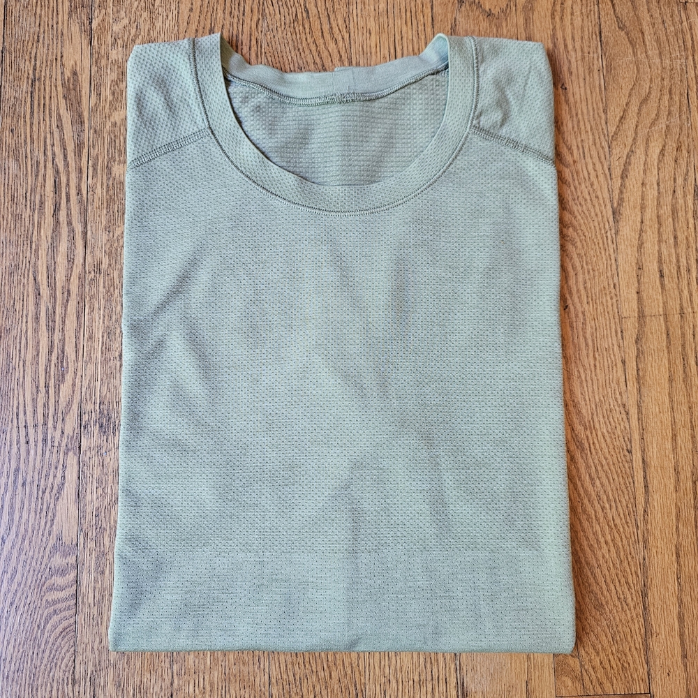 Lululemon Athletica Vent Tech Sage Green T-Shirt Size XL